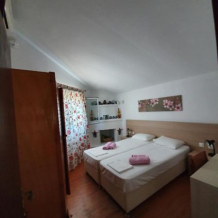 Dionisos Studios And Apts Skiathos Koukounaries Luaran gambar