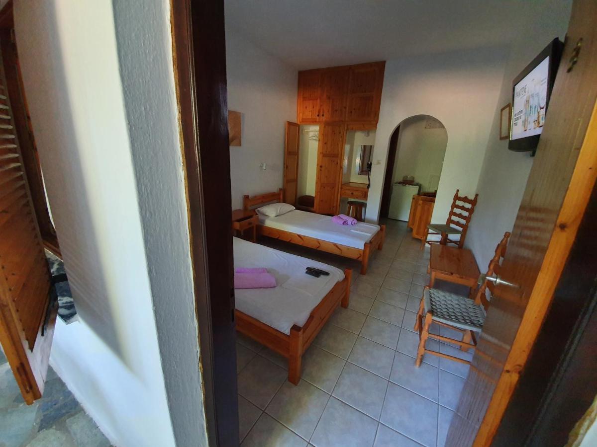Dionisos Studios And Apts Skiathos Koukounaries Luaran gambar