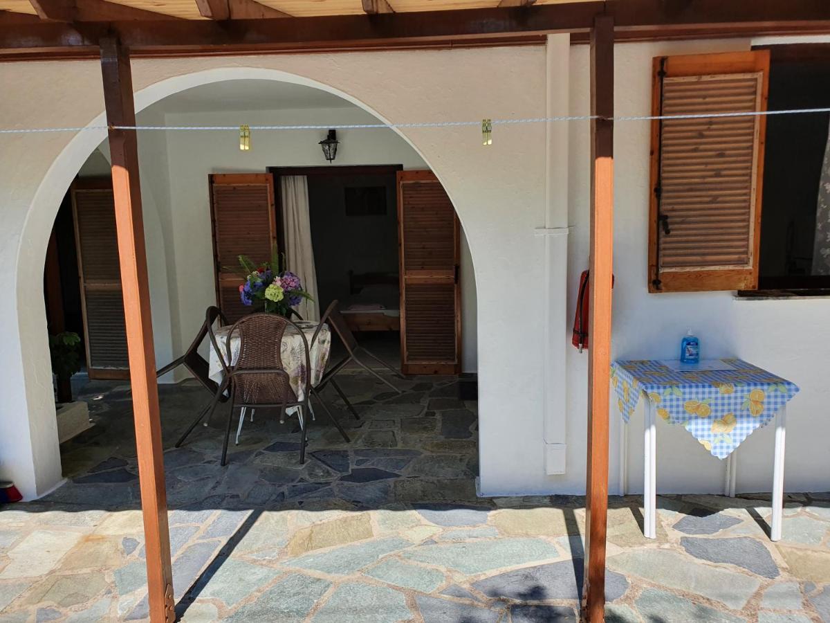 Dionisos Studios And Apts Skiathos Koukounaries Luaran gambar