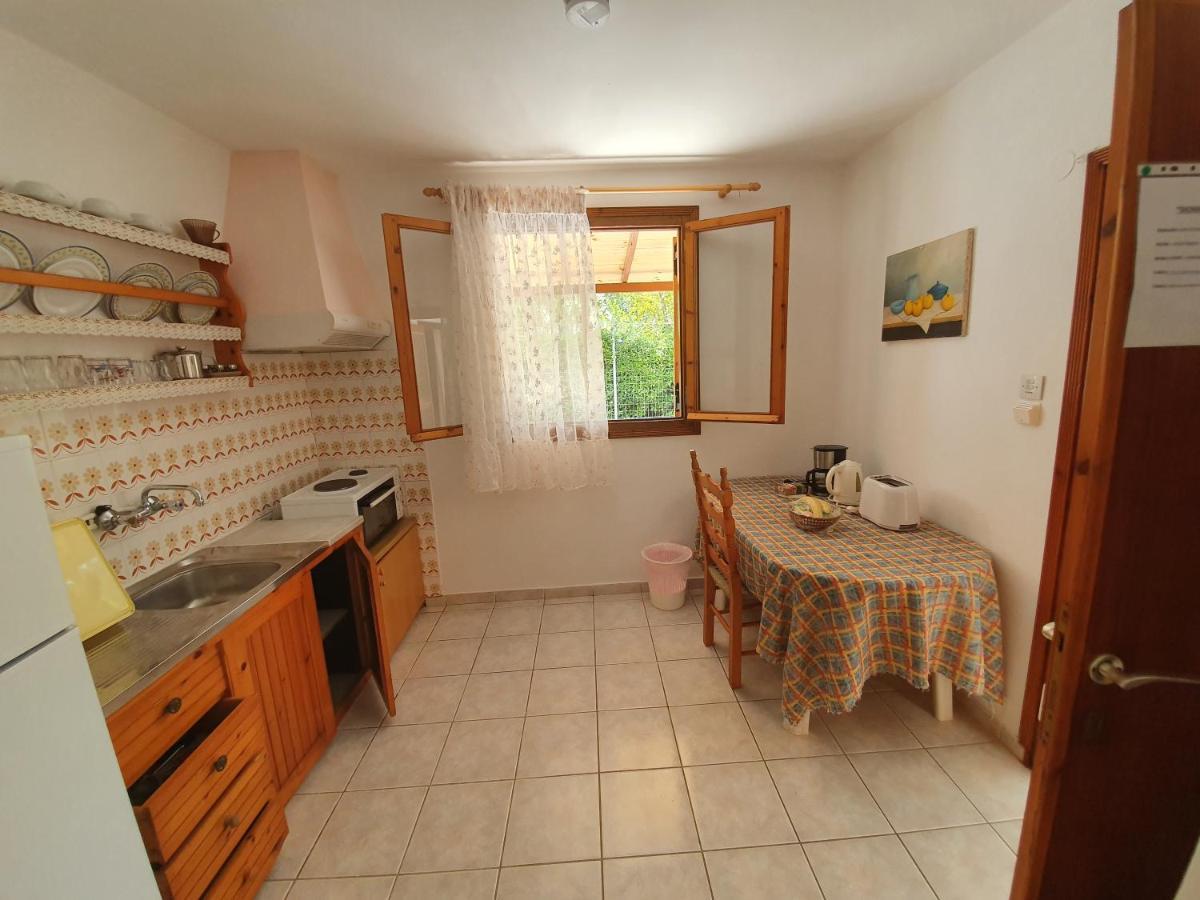 Dionisos Studios And Apts Skiathos Koukounaries Luaran gambar