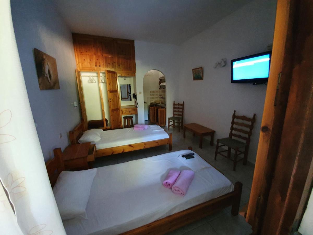 Dionisos Studios And Apts Skiathos Koukounaries Luaran gambar