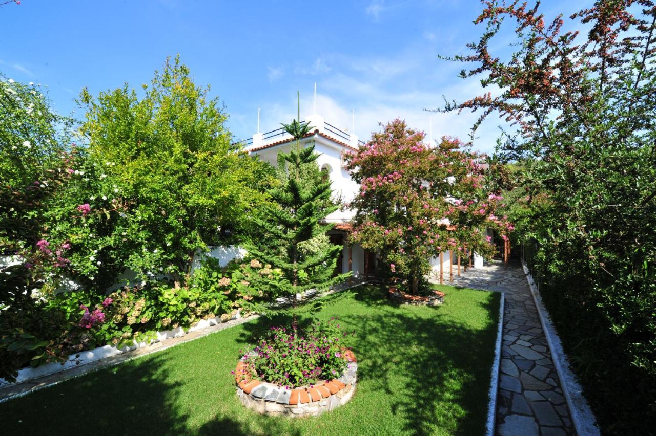 Dionisos Studios And Apts Skiathos Koukounaries Luaran gambar