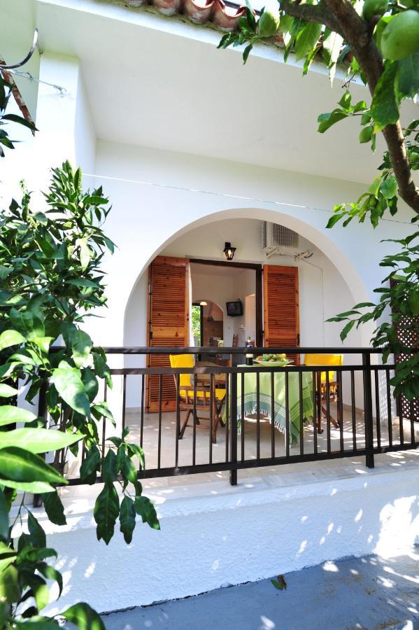 Dionisos Studios And Apts Skiathos Koukounaries Luaran gambar